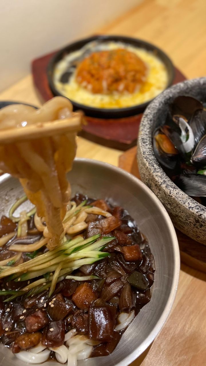 『感謝韓激　新大久保店』の動画のカバー